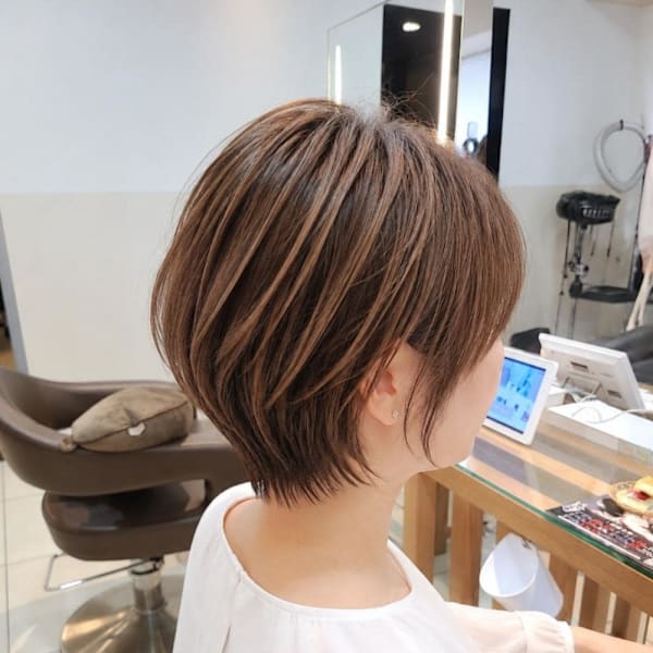 シルエットが綺麗な大人くびれショート