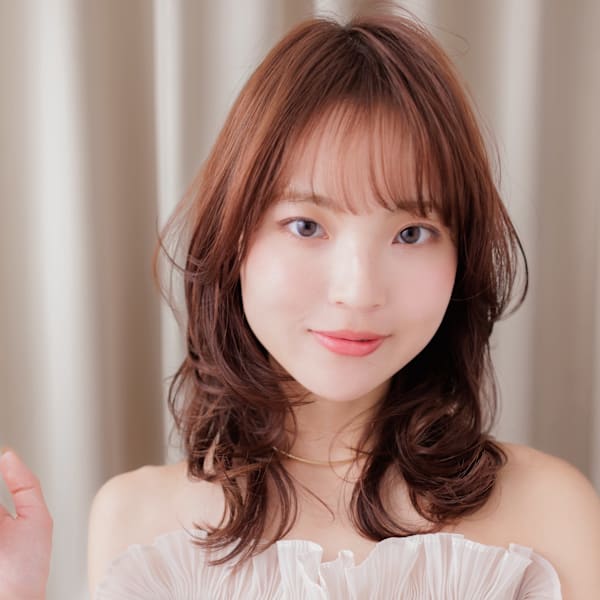 ピンクメッシュクラゲカットゆるふわウルフパーマ20代30代