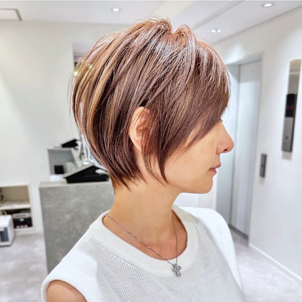 丸顔面長40代50代60代×絶壁解消大人美人ショートs|BUMP GINZA