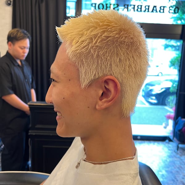 金髪ショート