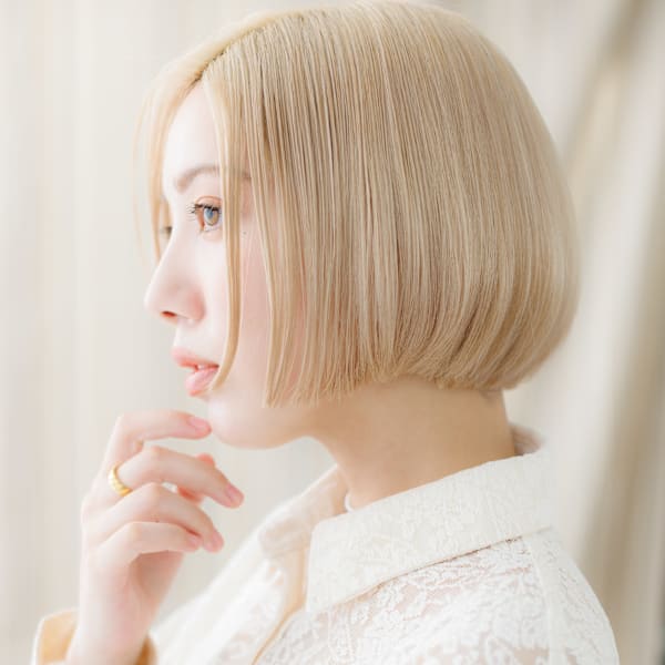 ダブルカラーアップバングワンレン切りっぱなしボブ10代20代