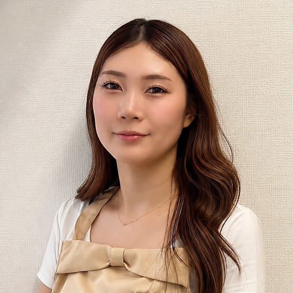 ★ファッシーナ★池袋西口ネイルサロン【ファッシーナ イケブクロニシグチネイルサロン】のスタッフ紹介。ユイカ