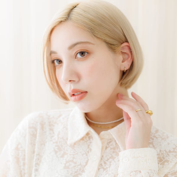 ダブルカラーアップバングワンレン切りっぱなしボブ10代20代