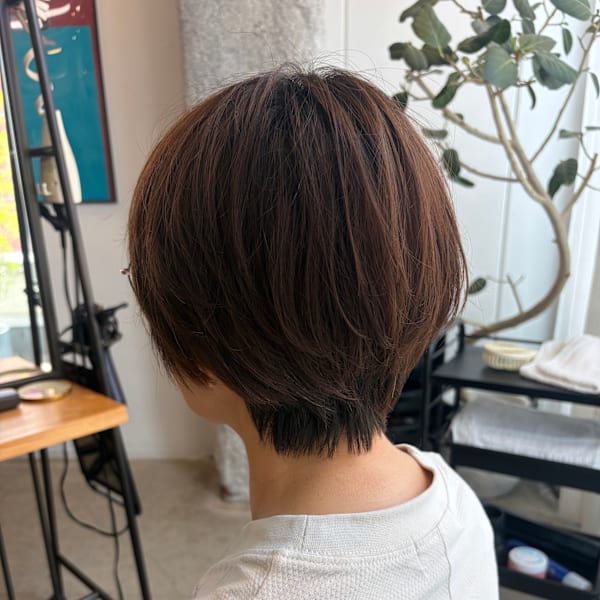 襟足すっきり ふんわり丸みショート