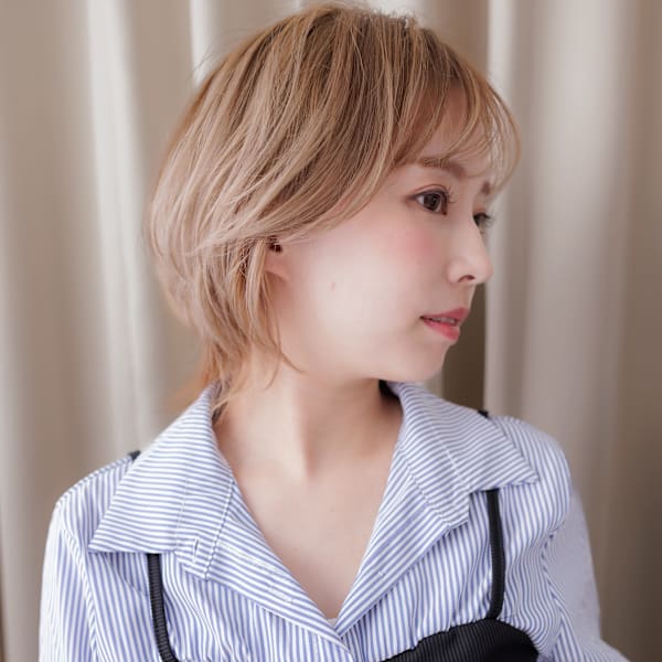 金髪ハイトーンカラークラゲヘアマレットウルフボブ20代30代