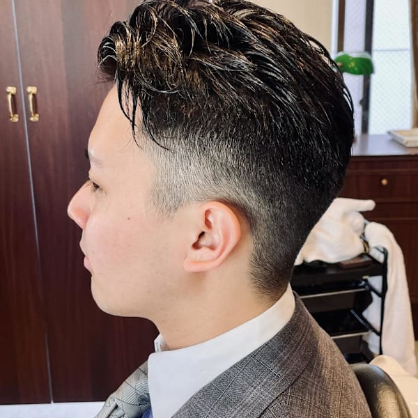 【20代 男性】ビジネスオールバック|Graceful Barber London