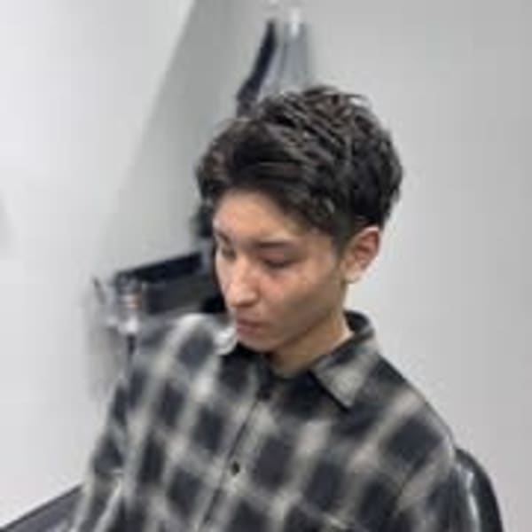 20代30代ツイストスパイラルパーマショートツーブロック大人