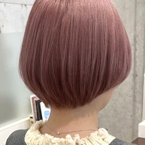 丸みショートボブ×ピンクベージュ