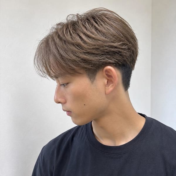 ミルクティーベージュ×ニュアンスフェザーパーマ◎|Lia by KENJE
