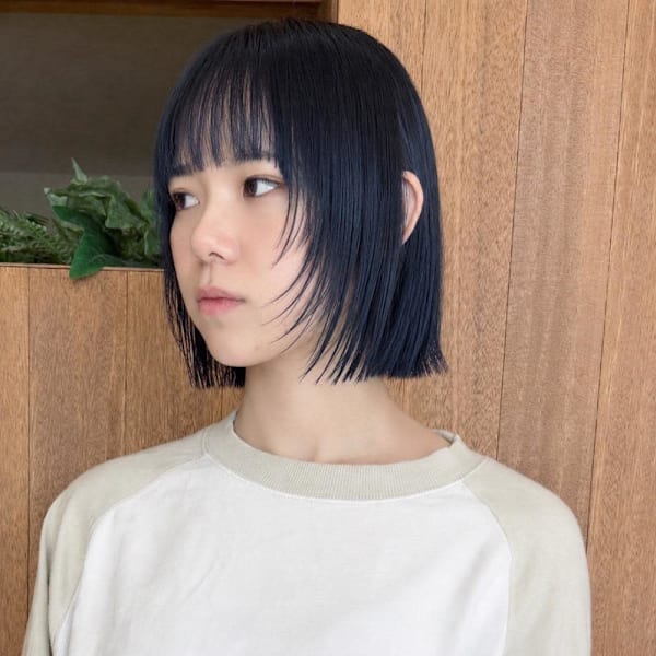 ブルーブラック切りっぱなしボブ