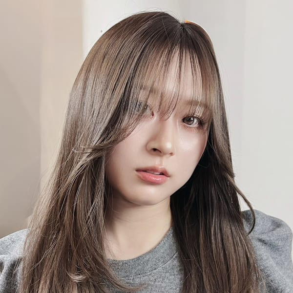 大人フェミニン◎顔周りレイヤー×透明感アッシュロング