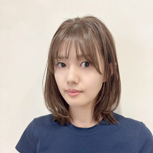 大人可愛い◎シースルーバング×ナチュラル外ハネミディ