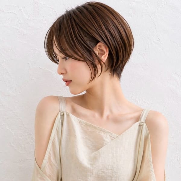 ダークベージュ ショートボブ 顔周りレイヤー 髪質改善|福岡 オーガニックカラー miroa