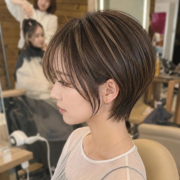 白髪ぼかしで活かすくびれショート|LOHAS by KENJE