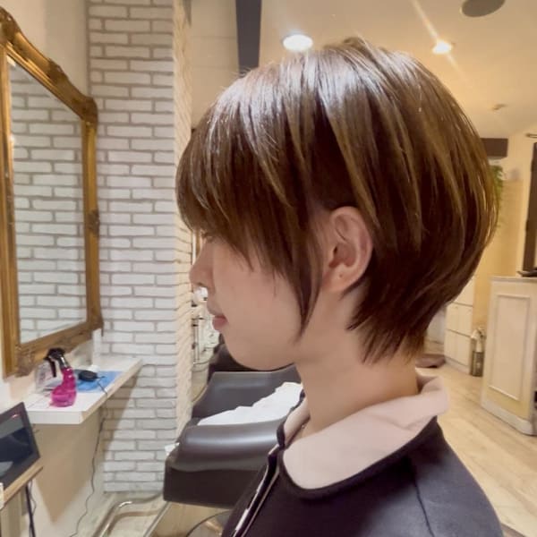 骨格補正で横顔美人♪大人の耳かけマッシュショート