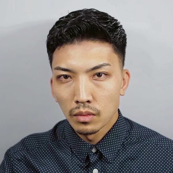 メンズショート/アップバング/フェザーアップ〈理容室〉|ヒロ銀座 BARBER SHOP 新宿店