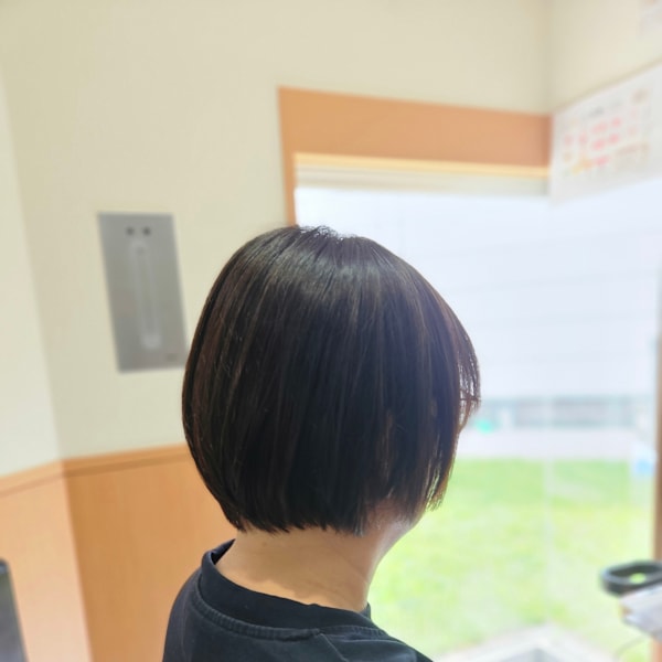 大人女性のショートボブ|ツヤとまとまりを叶える骨格補正カット|NEXUS