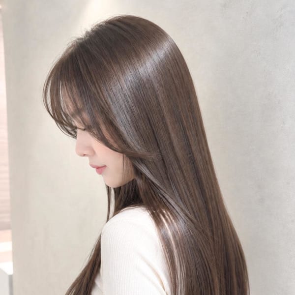美髪ストレート×顔まわりレイヤー|SOURCE 堺東【ソース サカイヒガシ】