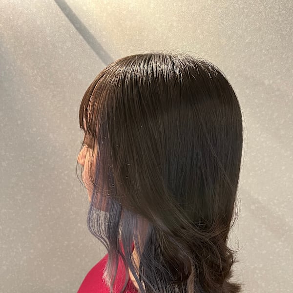 トレンド感溢れるミディアムヘアー