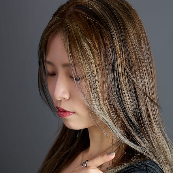 Contrast Edge大人女性のバレイヤージュストレート