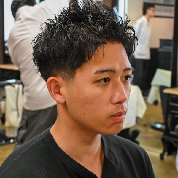 ツーブロックショートカルマヘアスリックバックジェットフェード