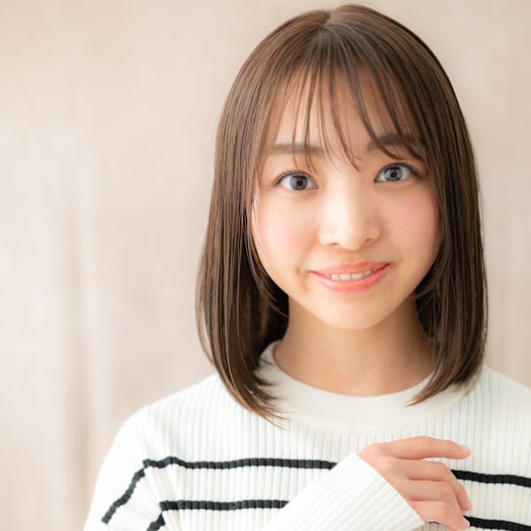 シースルーバンググレージュブラウン前下がりボブ20代30代