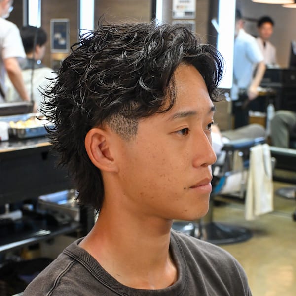 ツーブロックショートカルマヘアスリックバックジェットフェード