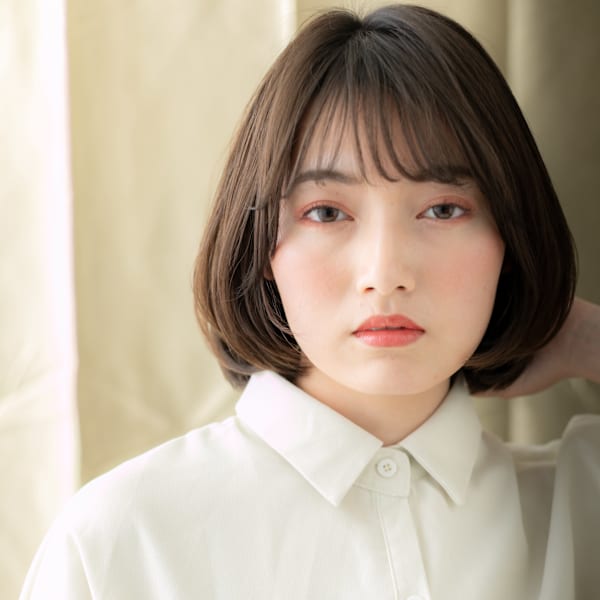 オリーブベージュAラインひし形小顔ハンサムショートボブ30代