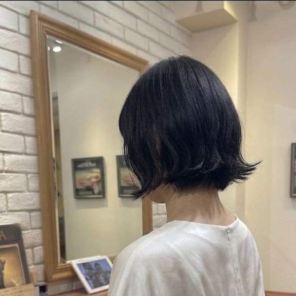 上品な艶感と揺れ動く毛先が美しい大人のボブ【459スタイル】