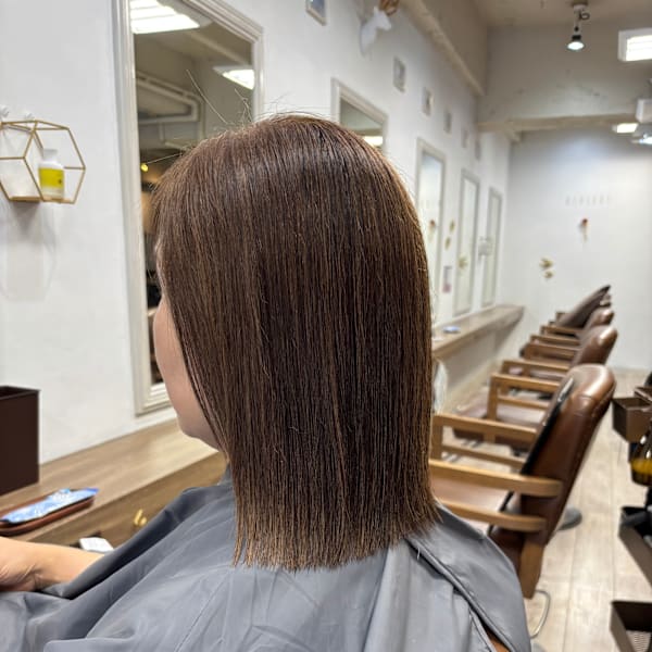 艶髪ストレート×切りっぱなしミディ