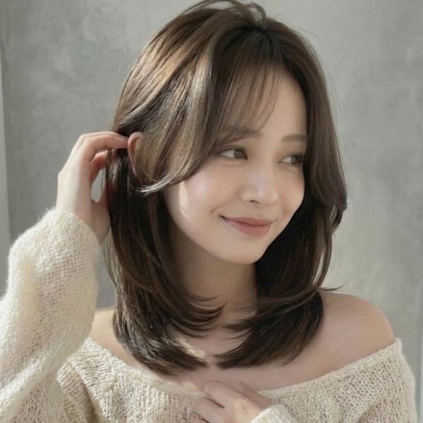 ハイレイヤーウルフカットくびれミディアム韓国風レイヤーカット