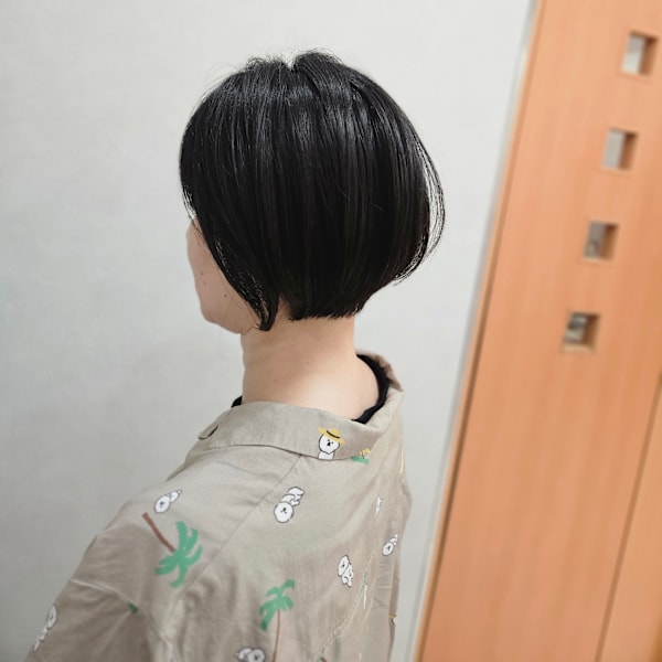 まとまらない髪に。大人女性の楽ちんショートボブ