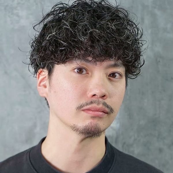大宮メンズスパイラルパーマショート黒髪ツーブロック