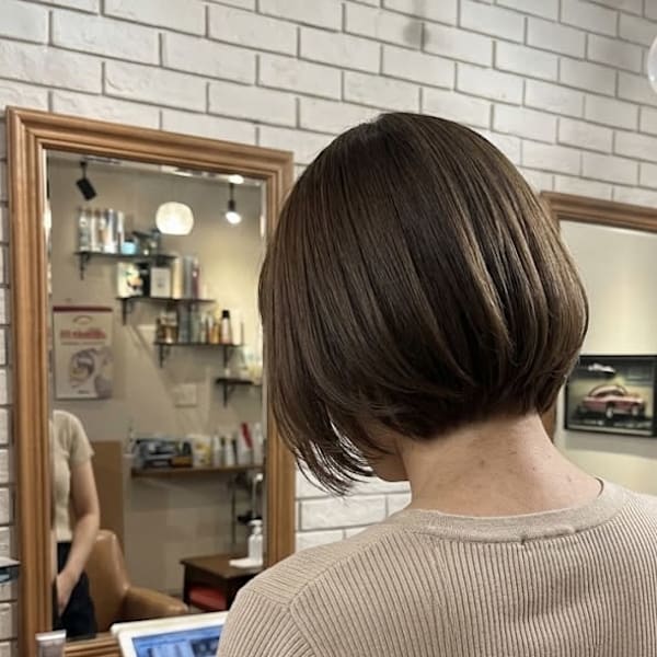 丸みのあるシルエットで魅せる上品くびれボブ【465スタイル