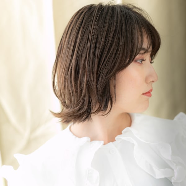 黒髪クラゲヘア外ハネレイヤーウルフショートボブ30代40代