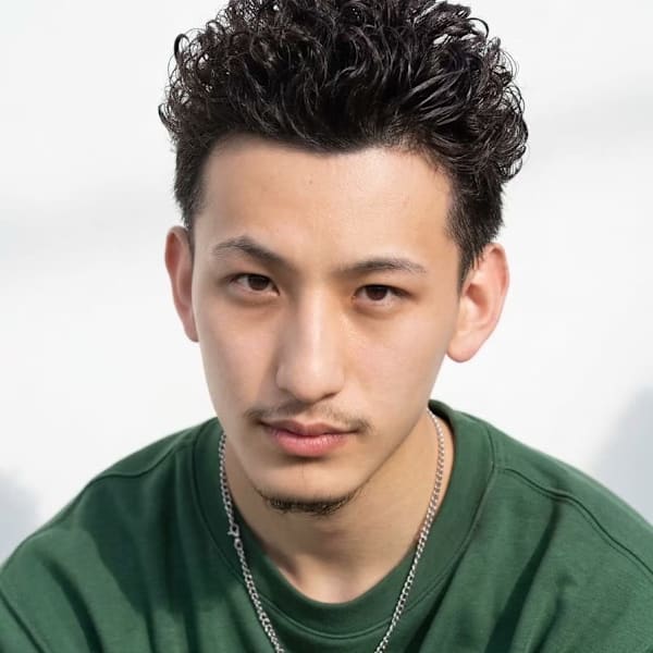 大宮メンズツイストスパイラルパーマアップバング刈り上げ短髪