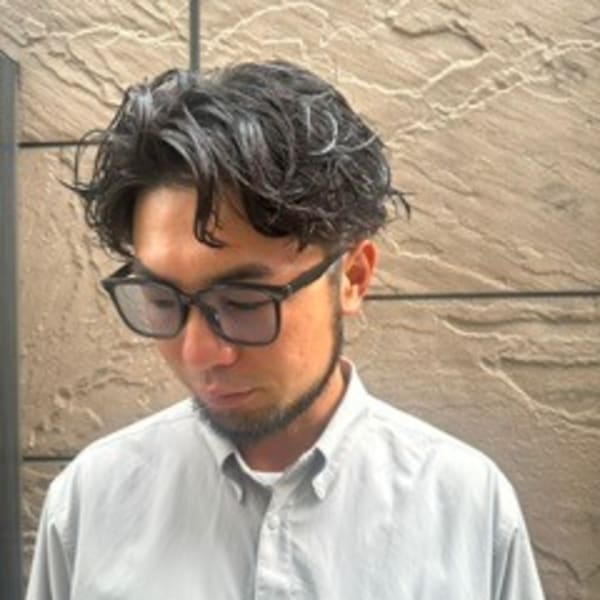 大人カッコいいラフなパーマツーブロック