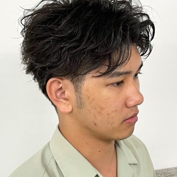 ニュアンスパーマ ツーブロック ビジネス 眉毛カット 20代