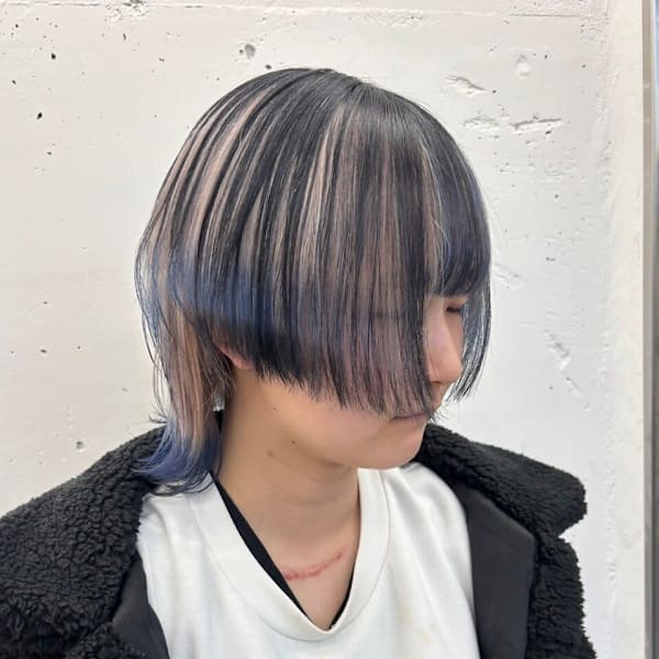 名古屋美容室ブルーブラック×ブロンドベージュ/ショートウルフ