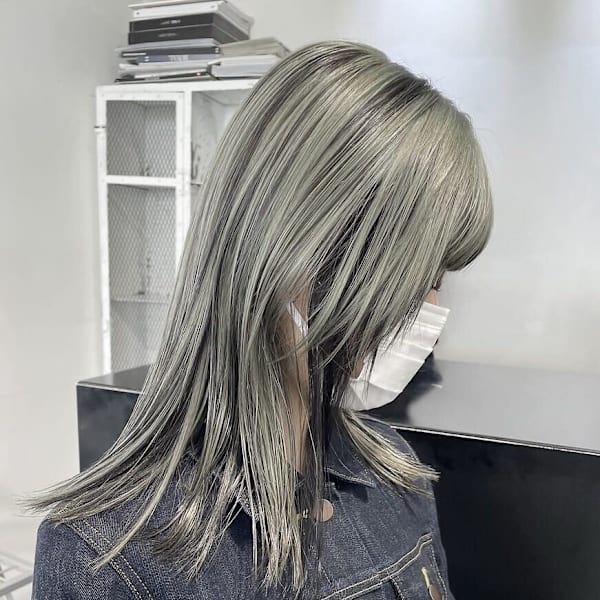ハッシュカットグレージュデザインカラーツートンカラー