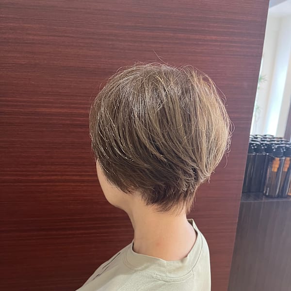 ショートボブ