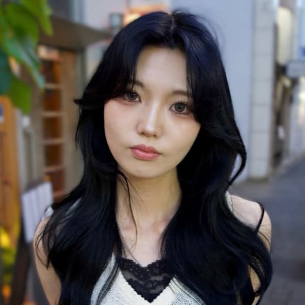 韓国ヘア ヨシンモリ くびれヘア 暗髪 顔周りカット 艶髪 