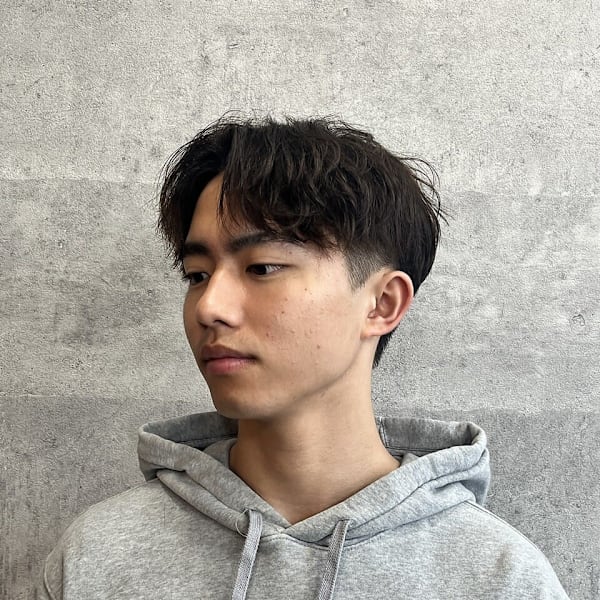 センターパートツイストパーマツーブロックセンター分け