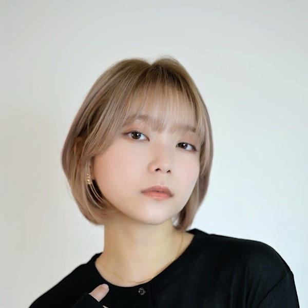 大人可愛い20代30代40代イメチェンホワイトブロンドボブ