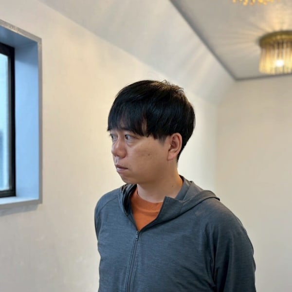 20代30代40代フェザーパーマセンターパートブルーブラック