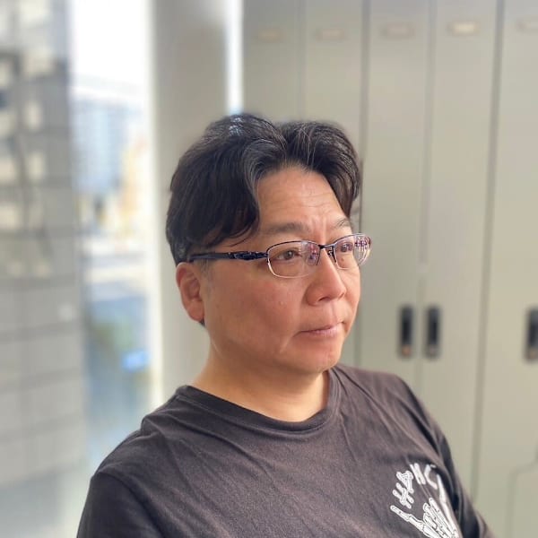 20代30代40代フェザーパーマセンターパートブルーブラック