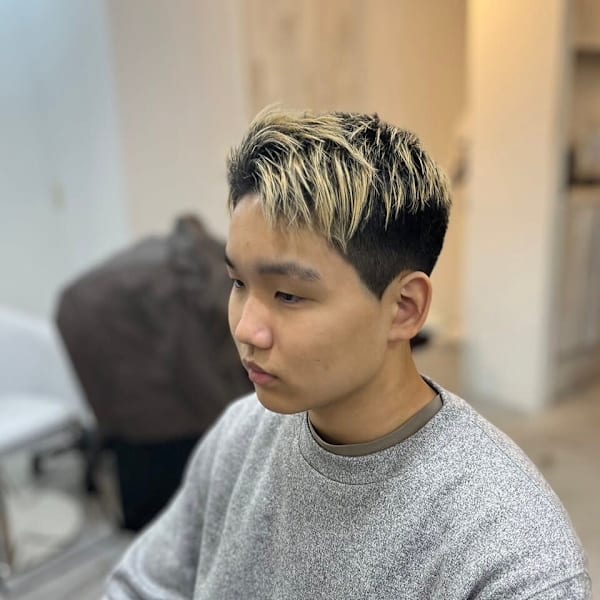 20代30代40代フェザーパーマセンターパートブルーブラック