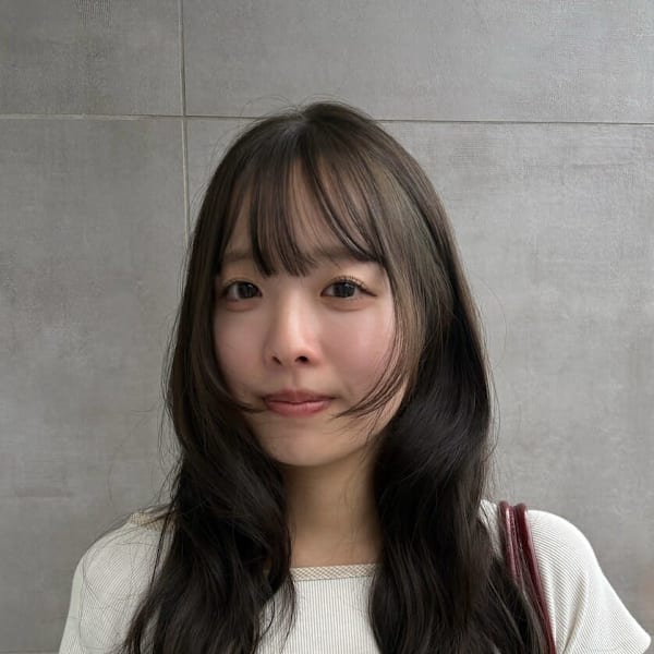 透明感オリーブグレージュ