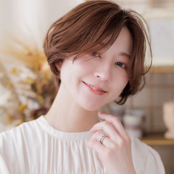 ひし形レイヤーボブ抜け感ヘーゼルベージュブリーチなし