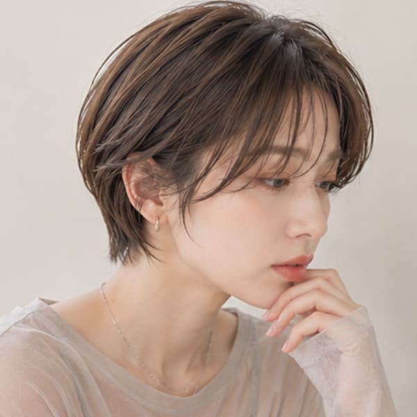 ショートボブ アッシュ 透明感カラー 顔周りカット 20代